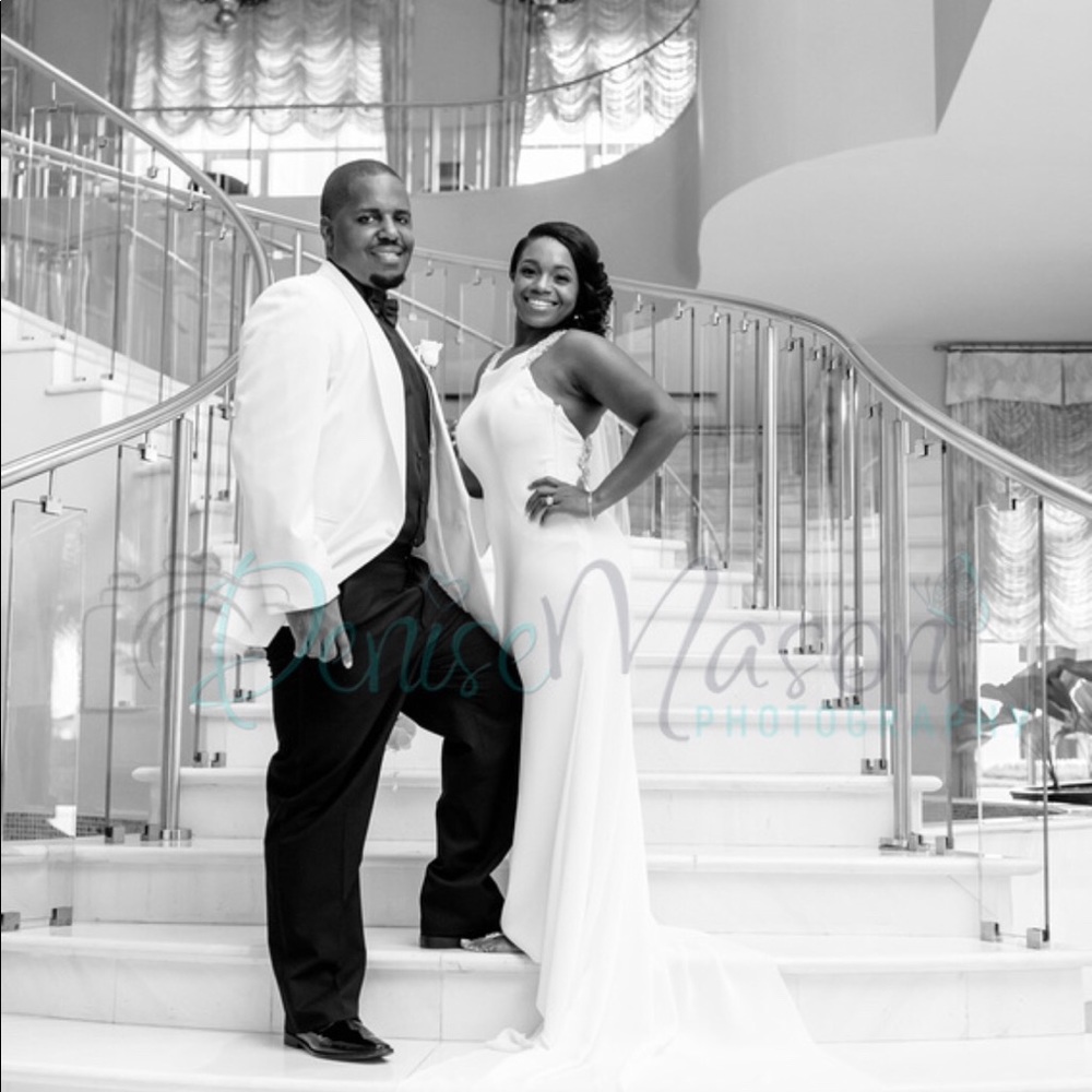Pronovias - Emmett - Wedding Gown - Picture 3 of 6